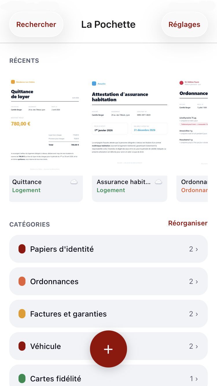 The La Pochette app: recent documents and categories (ID documents, Prescriptions, Bills and warranties, Vehicle)